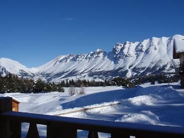 foto 5 Aluguer de frias entre particulares La joue du Loup chalet Provena-Alpes-Costa Azul Altos Alpes Vista do terrao