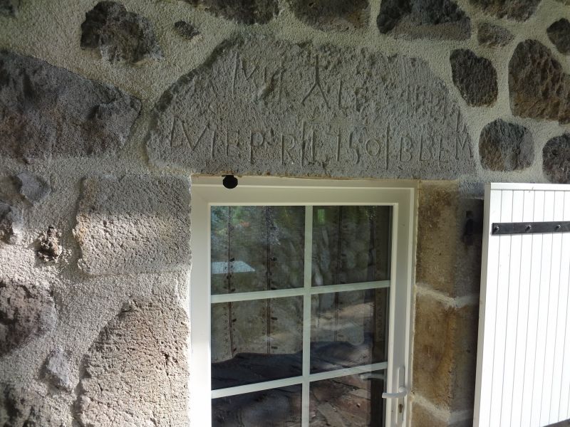 foto 4 Aluguer de férias entre particulares Vic-sur-Cère gite Auvergne Cantal Vista exterior do alojamento