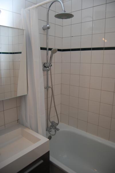 foto 2 Aluguer de frias entre particulares Motiers appartement Rdano-Alpes Sabia casa de banho