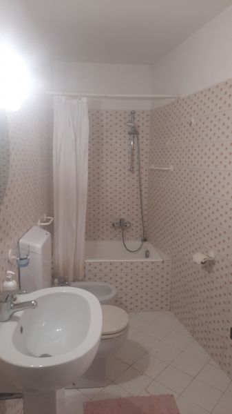 foto 9 Aluguer de frias entre particulares Levanto appartement Ligria La Spezia casa de banho