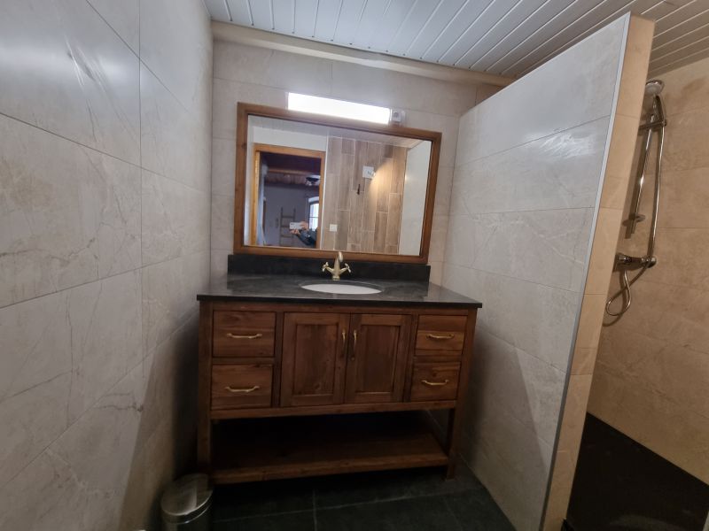 foto 6 Aluguer de frias entre particulares Pralognan la Vanoise appartement Rdano-Alpes Sabia casa de banho