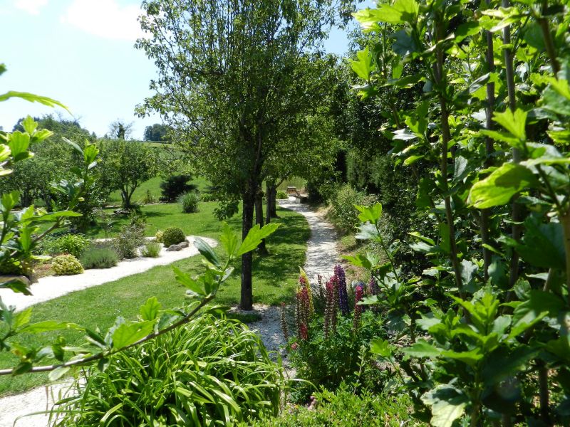 foto 7 Aluguer de férias entre particulares Aurillac gite Auvergne Cantal Jardim