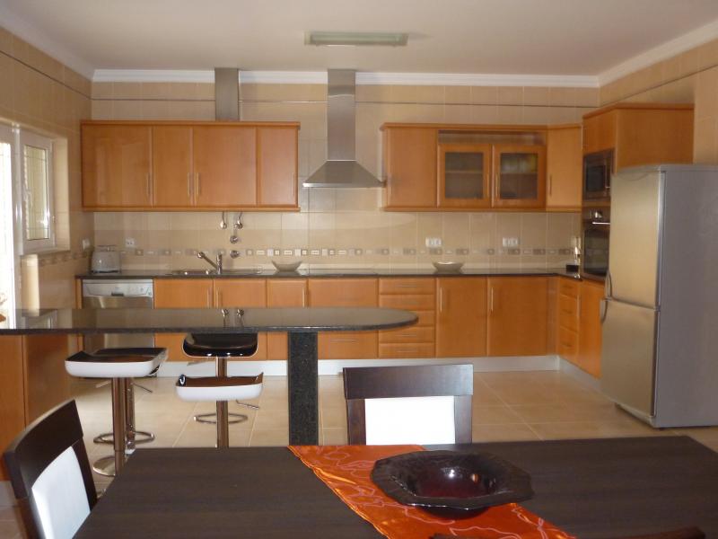 foto 4 Aluguer de frias entre particulares Portimo villa Algarve  Cozinha americana