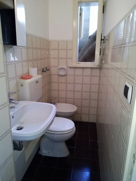 foto 5 Aluguer de frias entre particulares Pescoluse appartement Puglia Lecce (provncia de) casa de banho 1