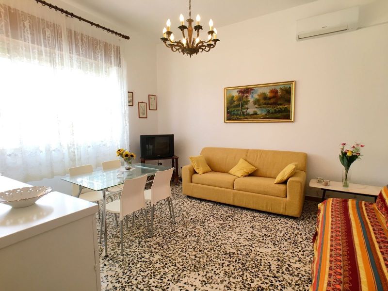 foto 5 Aluguer de frias entre particulares Ugento - Torre San Giovanni appartement Puglia Lecce (provncia de) Sala