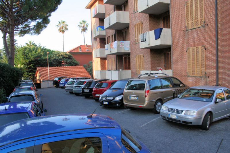 foto 11 Aluguer de frias entre particulares San Bartolomeo al Mare studio Ligria Impria Parque de estacionamento