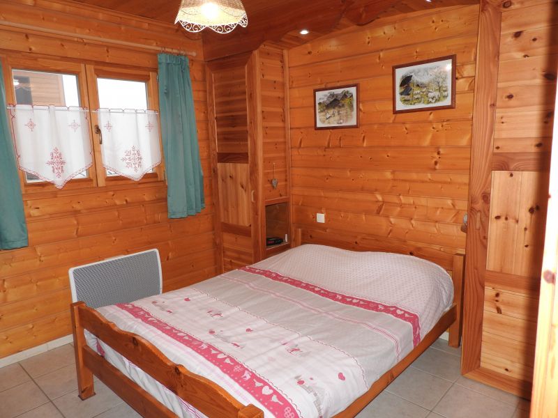 foto 4 Aluguer de frias entre particulares La joue du Loup chalet Provena-Alpes-Costa Azul Altos Alpes quarto 1