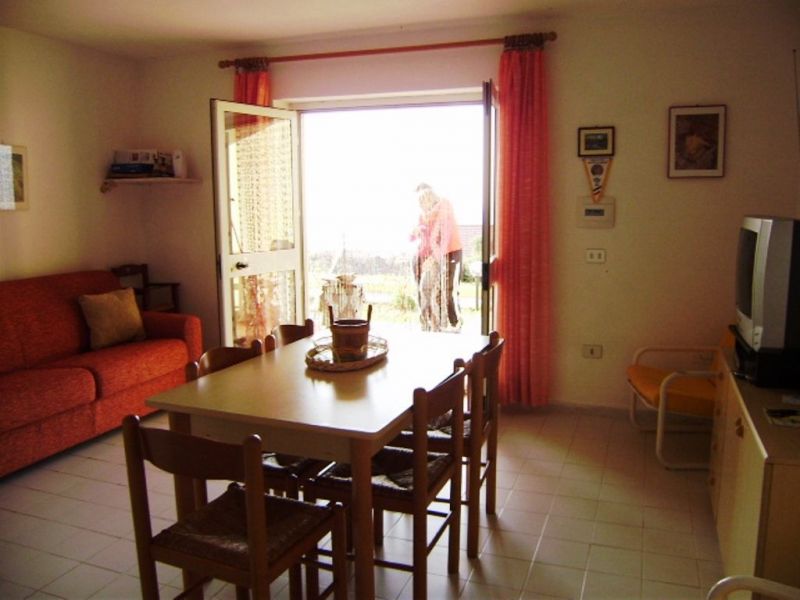 foto 1 Aluguer de férias entre particulares Isola Rossa appartement Sardenha Olbia Tempio (província de) Sala de estar