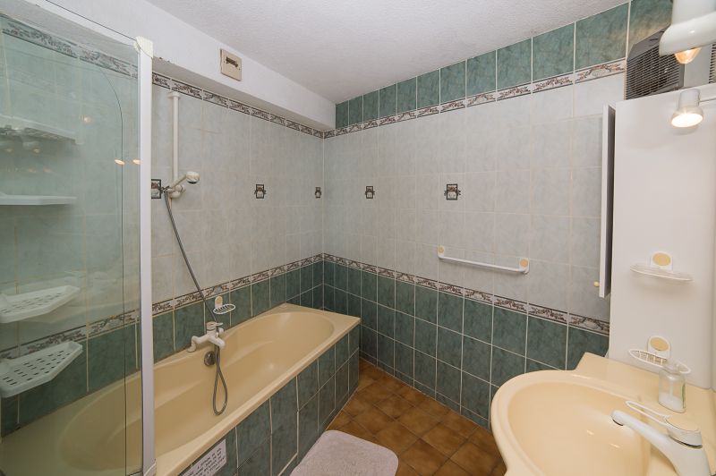 foto 8 Aluguer de frias entre particulares Orcires Merlette appartement Provena-Alpes-Costa Azul Altos Alpes casa de banho