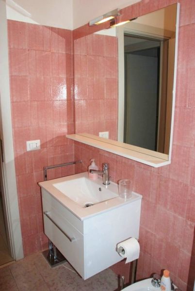 foto 3 Aluguer de frias entre particulares San Vincenzo appartement Toscana Livorno (provncia de) casa de banho