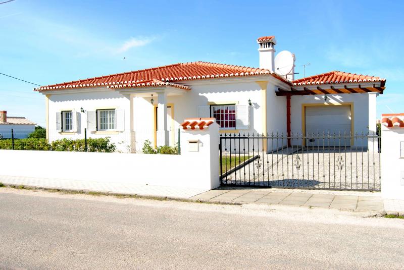 foto 0 Aluguer de férias entre particulares Aljezur villa Algarve  Vista exterior do alojamento