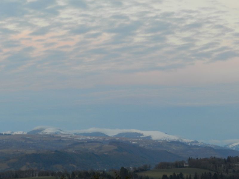 foto 16 Aluguer de frias entre particulares Aurillac mobilhome Auvergne Cantal Vista desde do alojamento