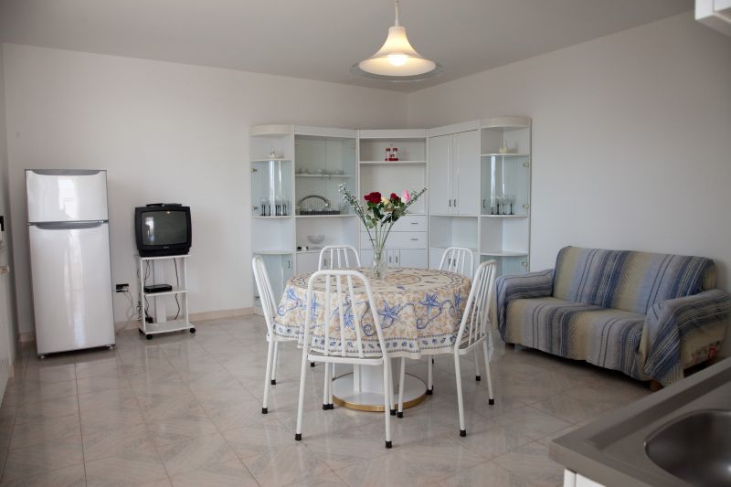 foto 1 Aluguer de frias entre particulares Torre Vado appartement Puglia Lecce (provncia de) Sala de estar