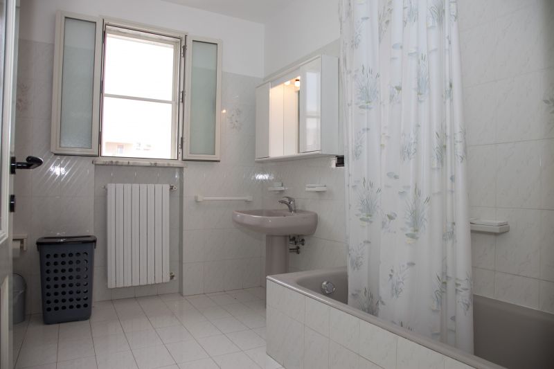 foto 5 Aluguer de frias entre particulares Torre Vado appartement Puglia Lecce (provncia de) casa de banho