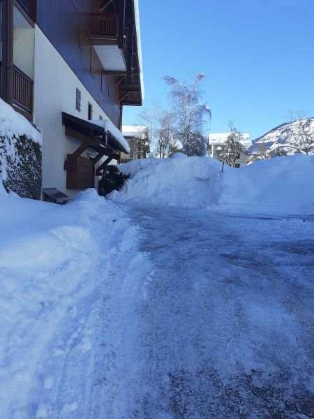 foto 15 Aluguer de frias entre particulares Praz sur Arly studio Rdano-Alpes Alta Sabia Parque de estacionamento