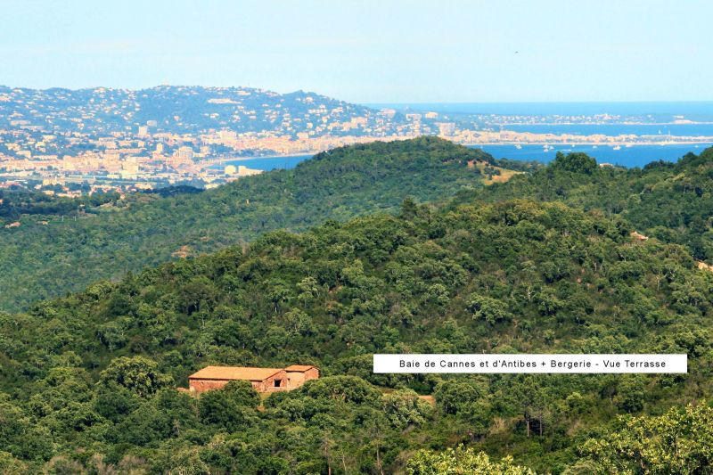 foto 0 Aluguer de frias entre particulares Fayence villa Provena-Alpes-Costa Azul Var Vista do terrao