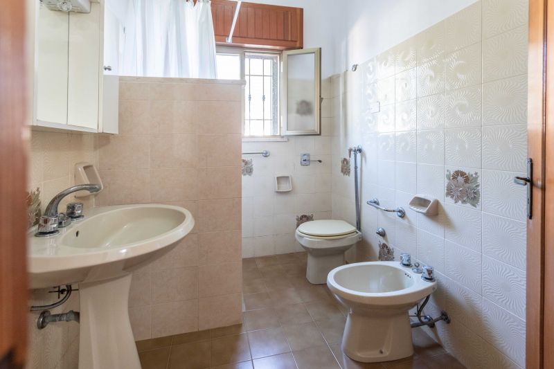 foto 8 Aluguer de frias entre particulares Torre Suda appartement Puglia  casa de banho