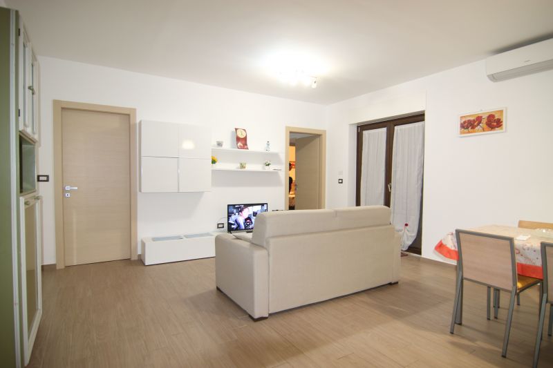 foto 0 Aluguer de férias entre particulares Porto Torres appartement Sardenha Sássari (província de) Sala de estar