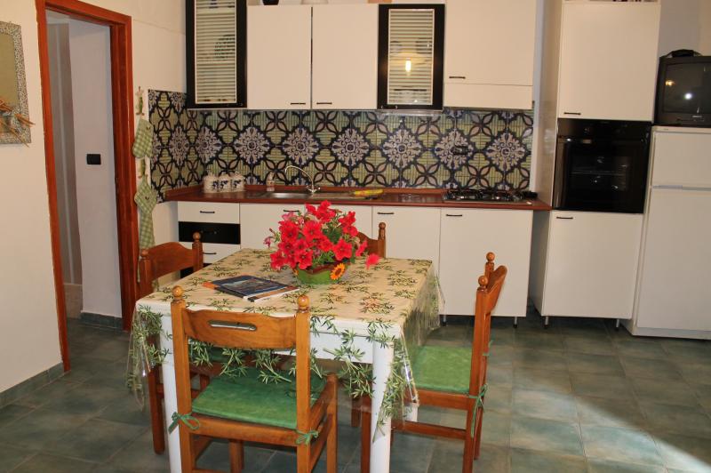 foto 4 Aluguer de frias entre particulares Castellammare del Golfo appartement Siclia Trpani (provncia de) Cozinha americana