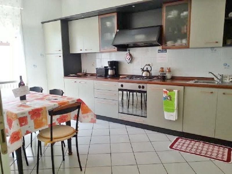 foto 8 Aluguer de férias entre particulares Toscolano-Maderno appartement Lombardia Bréscia (província de) Cozinha independente