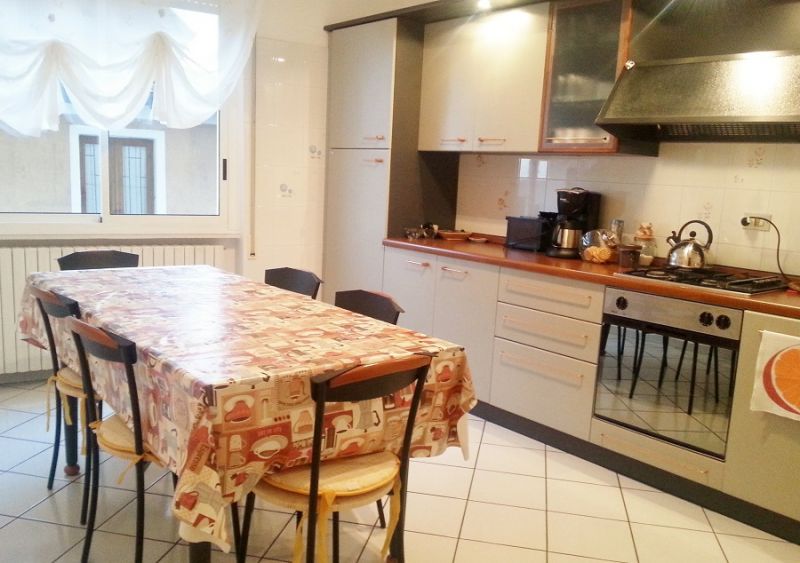 foto 9 Aluguer de férias entre particulares Toscolano-Maderno appartement Lombardia Bréscia (província de) Cozinha independente