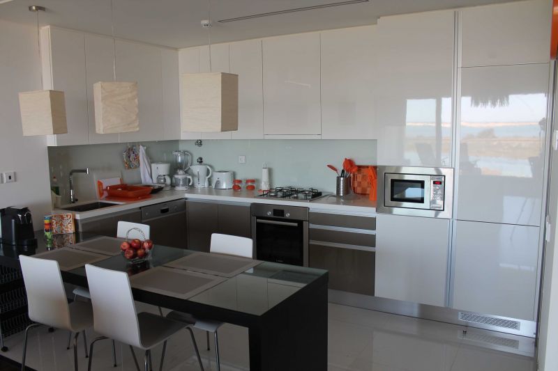 foto 4 Aluguer de férias entre particulares Olhão appartement Algarve  Cozinha americana