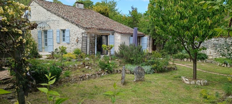 foto 3 Aluguer de férias entre particulares Lauzerte gite Midi-Pyrénées Tarn et Garonne Jardim