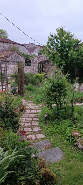 foto 10 Aluguer de férias entre particulares Lauzerte gite Midi-Pyrénées Tarn et Garonne Jardim