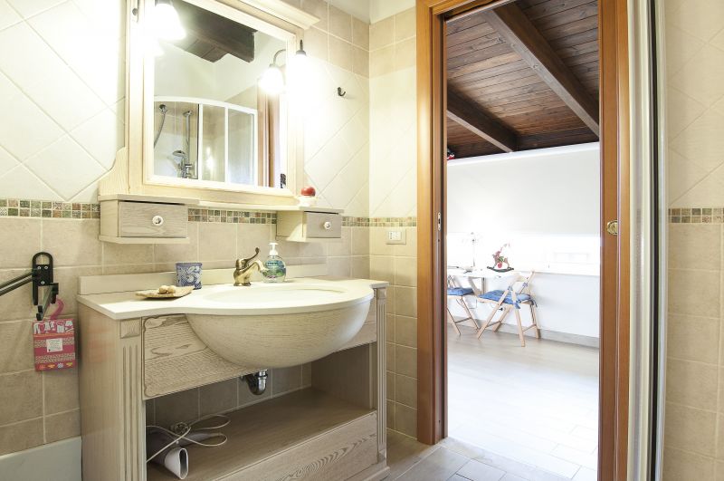 foto 5 Aluguer de frias entre particulares Gaeta studio Lcio Latina casa de banho