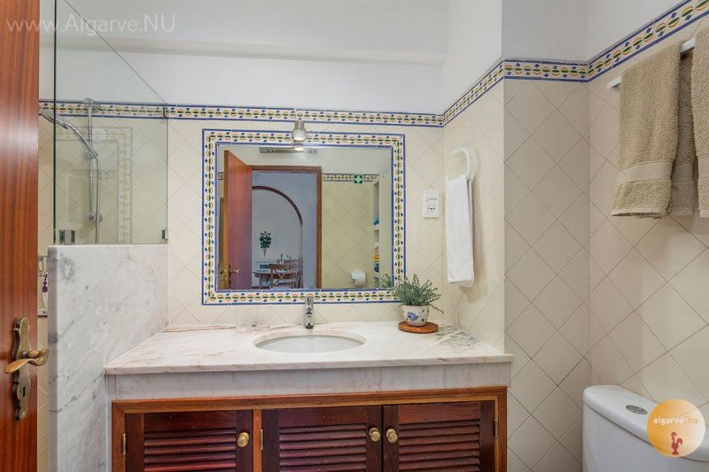 foto 6 Aluguer de frias entre particulares Carvoeiro appartement Algarve  casa de banho