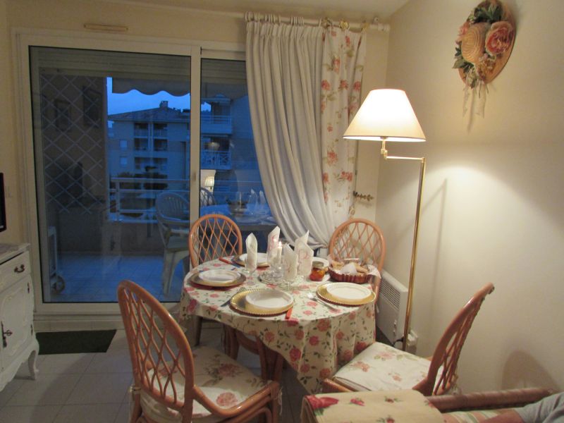 foto 1 Aluguer de frias entre particulares Golfe Juan appartement Provena-Alpes-Costa Azul Alpes Maritimos Sala de estar