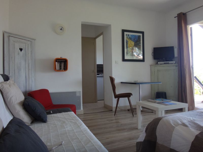 foto 8 Aluguer de frias entre particulares Rayol Canadel sur Mer appartement Provena-Alpes-Costa Azul Var Sala de estar